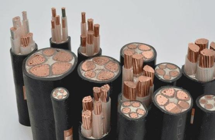 南方一線(xiàn)電線(xiàn)電纜廠(chǎng)家講解電纜絕緣表面問(wèn)題的解決方案.jpg 南方一線(xiàn)電線(xiàn)電纜廠(chǎng)家講解電纜絕緣表面問(wèn)題的解決方案.jpg